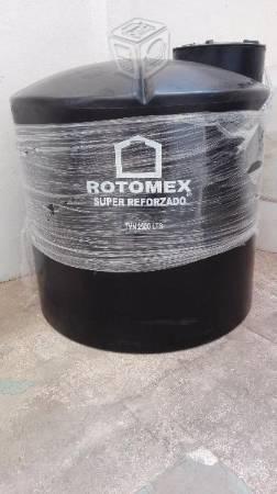 Tinaco 2500 litros Rotomex