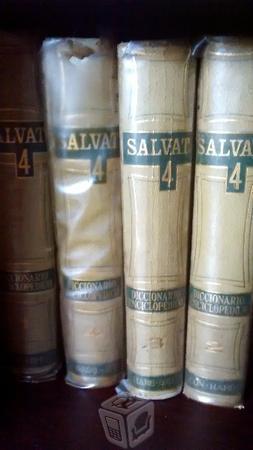 Salvat enciclopedia con cuatro tomos