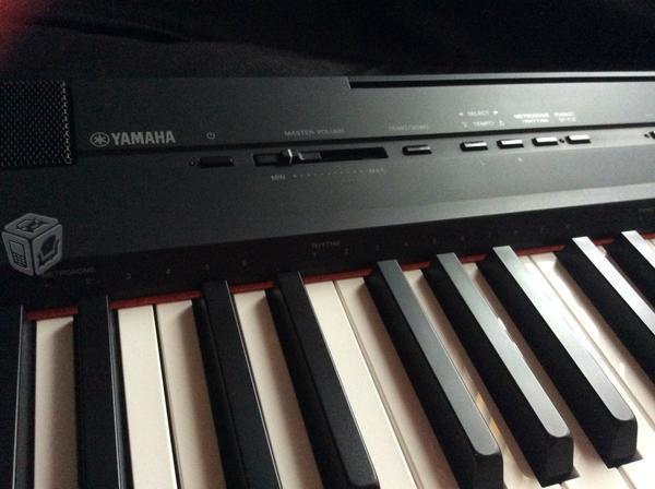 Piano Yamaha p105 como. Nuevo