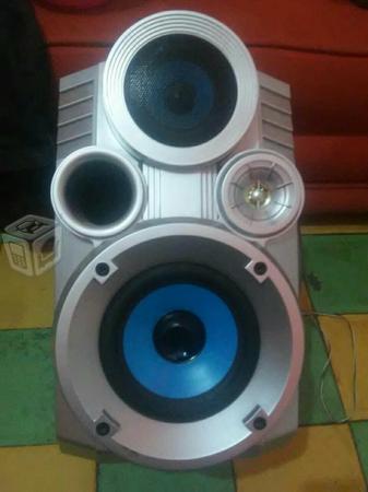 Bafle con woofer lateral