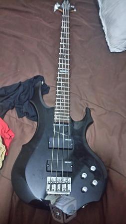 Bajo LTD Tom Araya