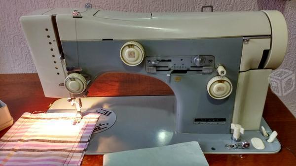 Maquina de coser Sears