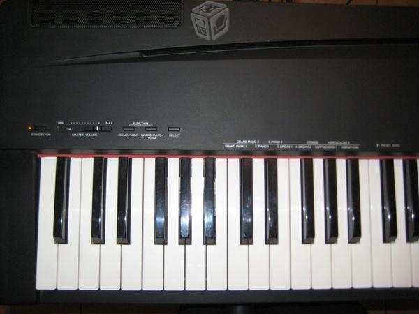 Piano Digital Yamaha P70 De 88 Teclas Excelente