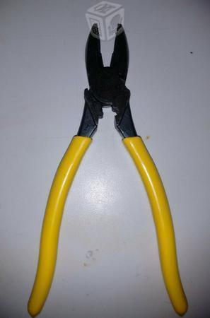 Pinza de Electricista 9