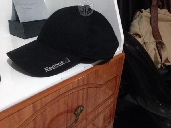 Se vende gorra reebok original, y a un buen precio