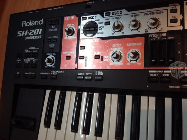 Sintetizador Roland Sh 201