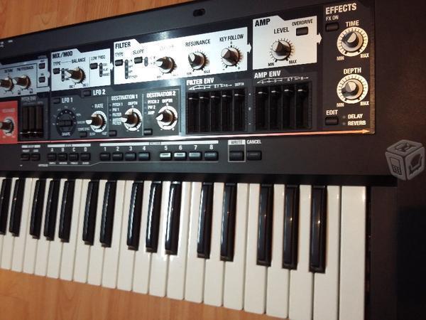 Sintetizador Roland Sh 201