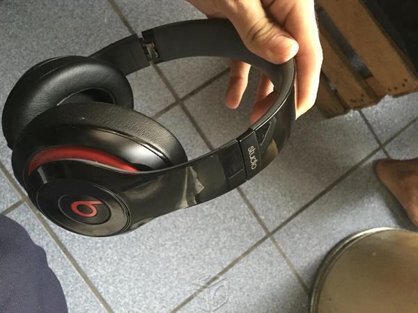 Beats Studio 2.0