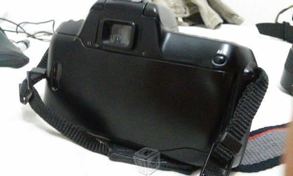 Camara Nikon N50