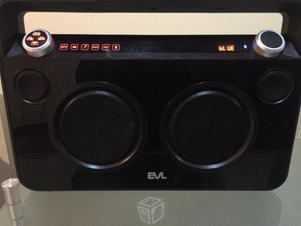 Bonita grabadora evl con bluetooth y usb