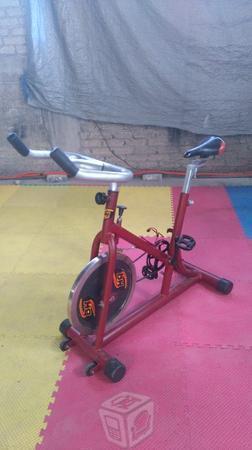 LLEVATE bicicleta de spinning bh fitness
