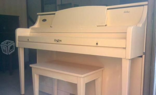 Piano WURLITZER SEMINUEVO Modelo console vertical