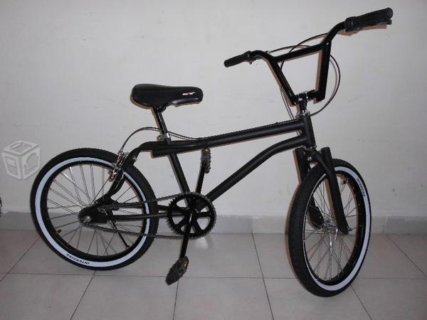 Bicicleta r20 negra