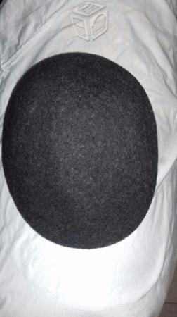 Boina de lana, color negro, medida: 58 cms