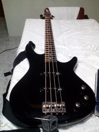 Bajo ibanez gio