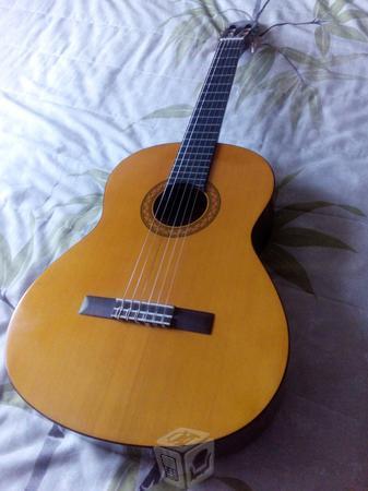 Guitarra yamaha, modelo C-40