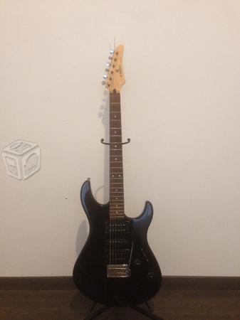 Bonita Guitarra Yamaha