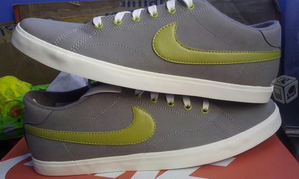 Tenis nike piel nuevos #7.5