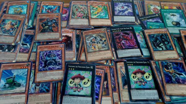 300 Cartas Foil de Yugioh