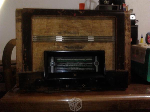 Radio antiguo marca philips