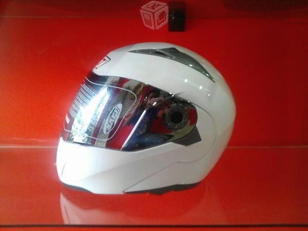 Casco blanco abatible