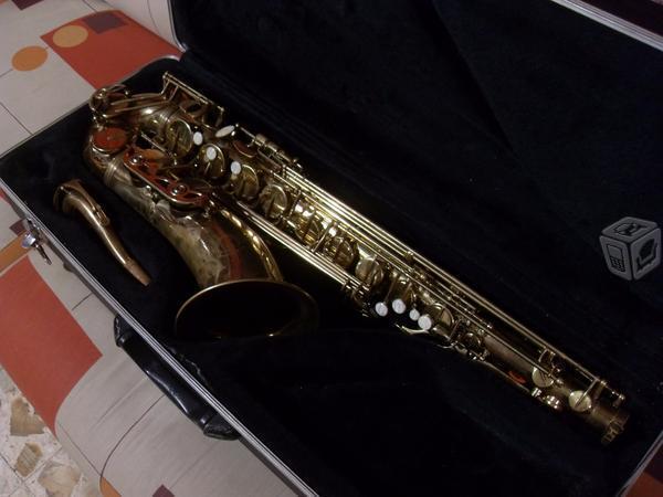 Saxofon tenor BLESSING en Bb