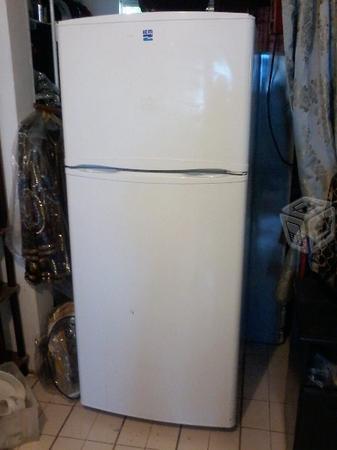Refrigerador marca IEM 11 pies