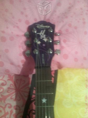 Guitarra electrica mediana funcionando bien