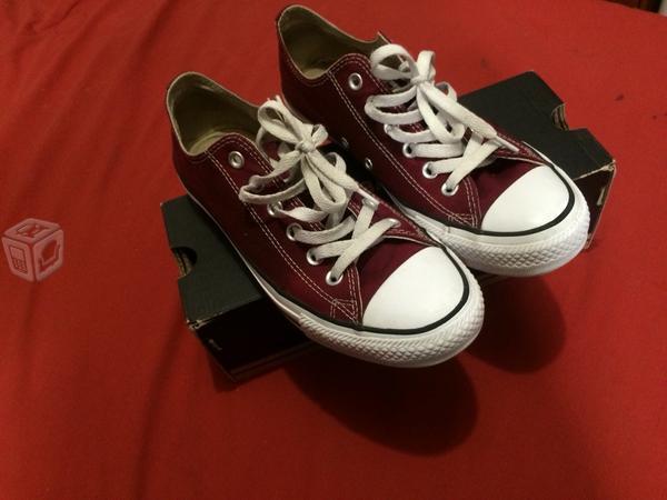 Converse tintos