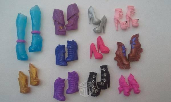 Monster High Zapatos y algunos accesorios