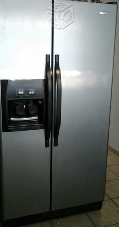 Precioso refrigerdor 2 puertas whirlpool plata