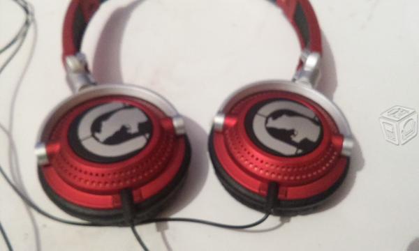 Audifonos de la marca ecko rojos nuevos