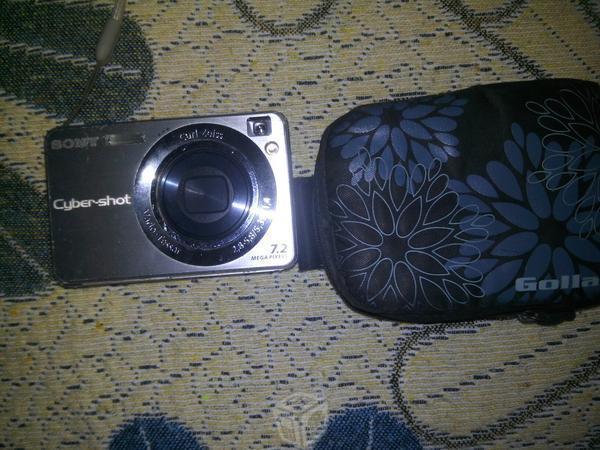 Camara Cyber-shot 7.2 megapixeles