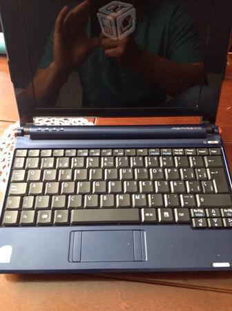 Mini laptop Acer a tratar