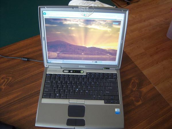Laptop Dell D610,Quemador DVD , Entradas USB, WiFi