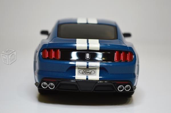 1/24 carro ford shelby gt350