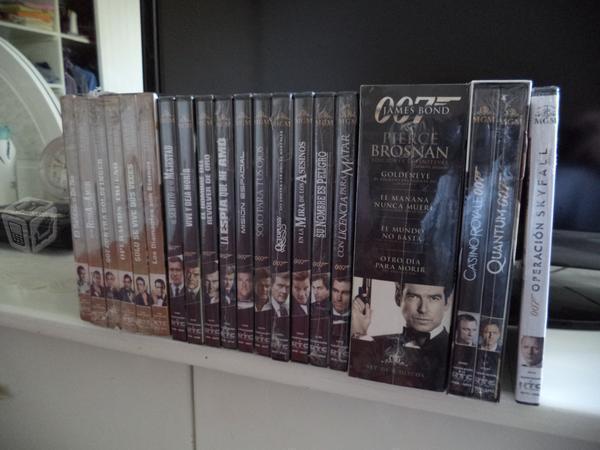 Colección de 23 películas de James Bond en DVDs