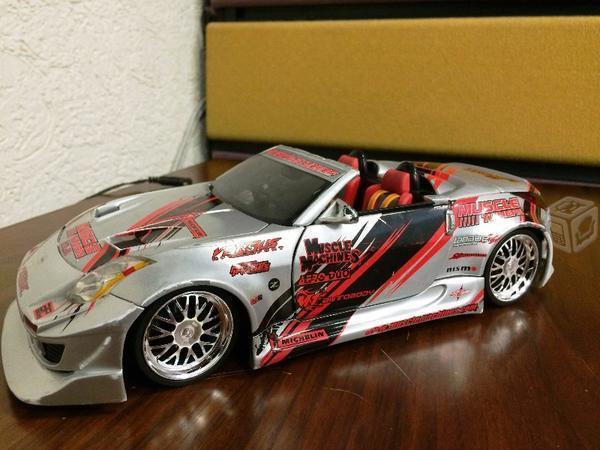 Nissan 350 z muscle machines 1/18