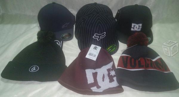 FOX, ALPINESTARS y DC snapbacks, gorras y beanies