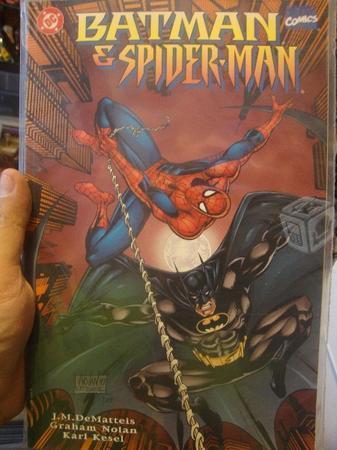 Batman vs Spiderman Tomo en Ingles Marvel vs DC