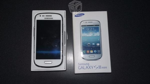 Samsung galaxy s3 mini con detalle en pantalla