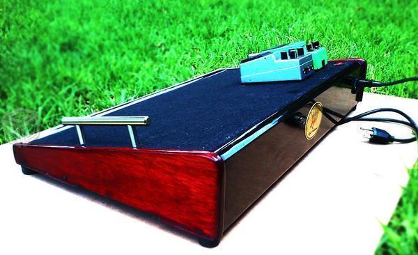 Royal Pedalboards y hard cases customs