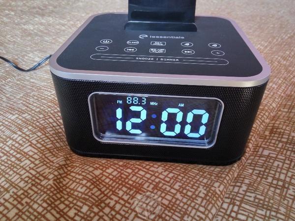 Bocina Bluetooth Speaker Radio Reloj Despertador