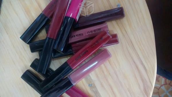 Labiales matte bissú