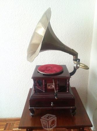 Gramófono de madera