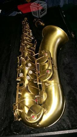 Saxofon tenor majestic reference