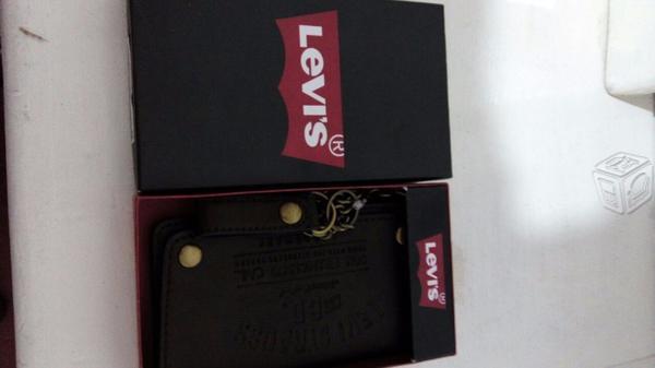 Cartera Levi's