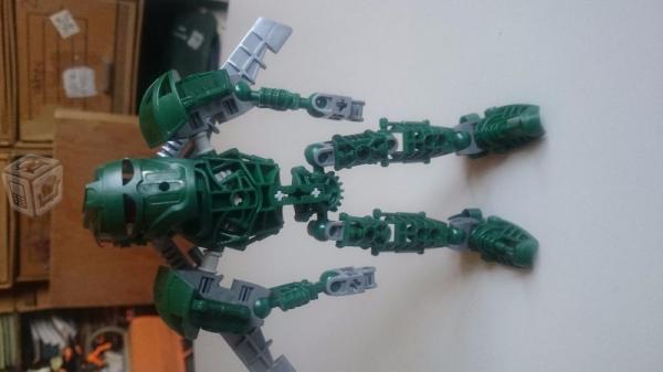 Figura de Robot Armable con piezas de Plástico
