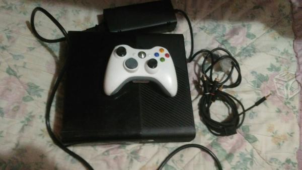 Xbox 360 E con de 320gb