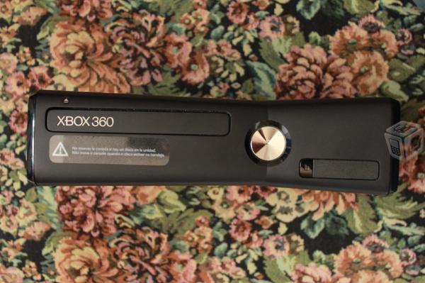 Xbox 360 Slim con Kinect
